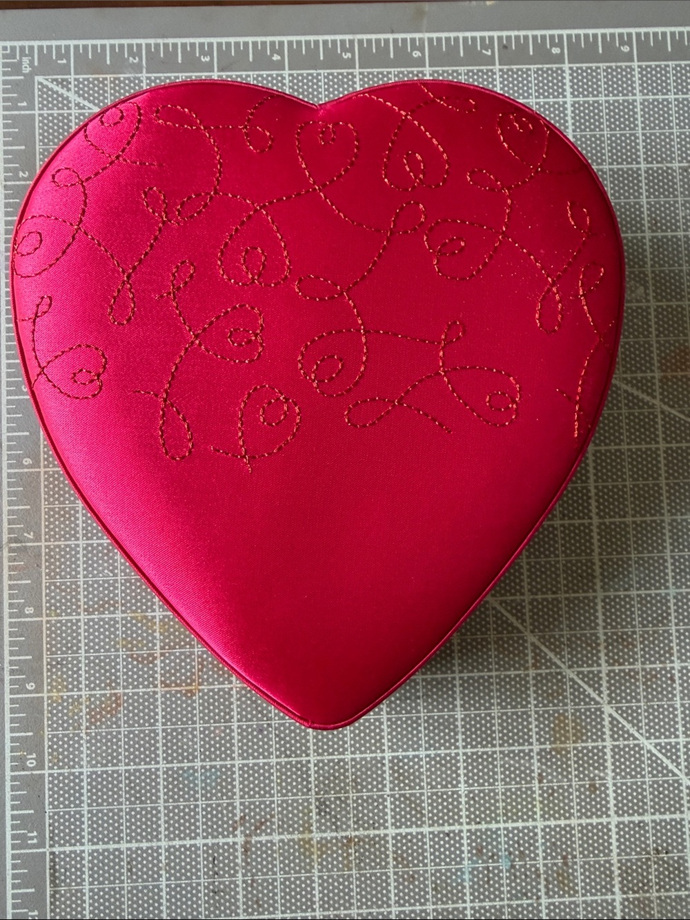 Heart-Shaped Red Jewelry Case - Brand: